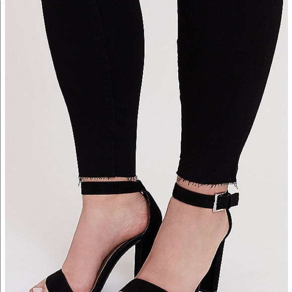 TORRID SKY HIGH SKIN JEAN - PREMIUM STRETCH BLACK - Picture 4 of 10